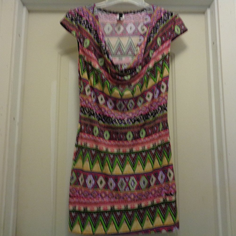 COQUETTE LOVE SWEET GEOMETRICS COLORS MINI DRESS M